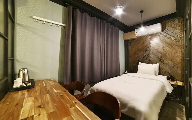 Oda (Suite (double single bed full bath Ne)