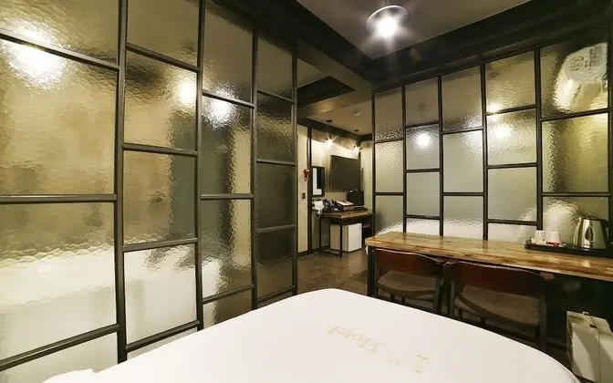 Oda (Suite (double single bed full bath Ne)