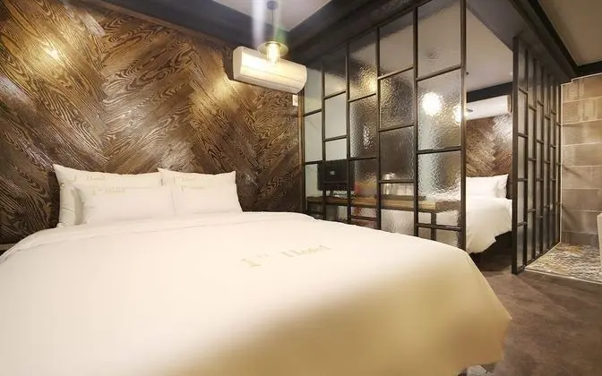 Oda (Suite (double single bed full bath Ne)