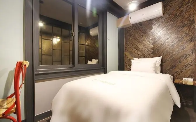 Oda (Suite (double single bed full bath Ne)