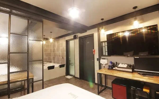 Oda (Suite (double single bed full bath Ne)