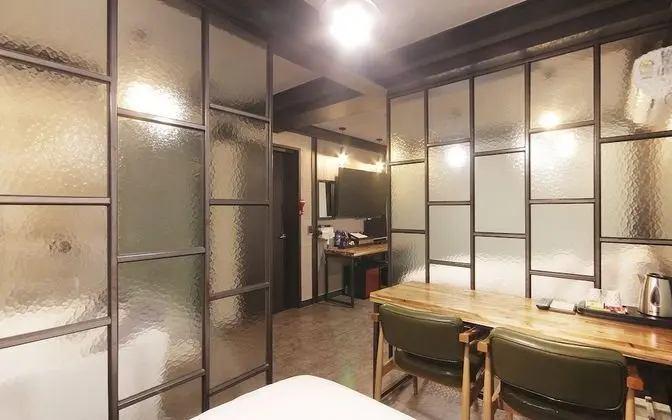 Oda (Suite (double single bed full bath Ne)