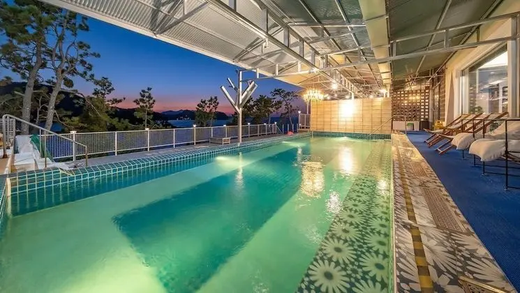 Basic Oda, 3 Yatak Odası (NATURAL Poolvilla)