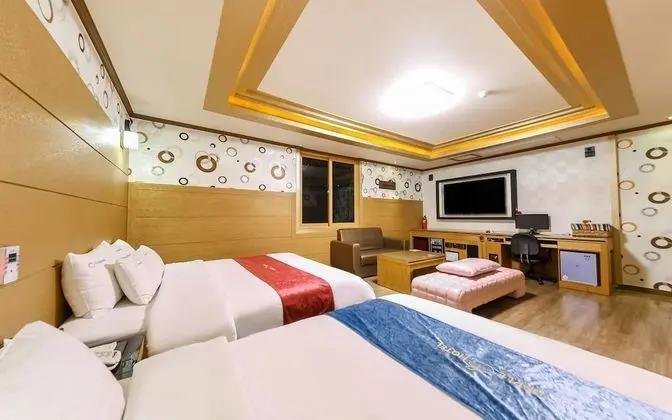 Oda (VIP (Jetted Spa Hinoki Sauna Netflix )