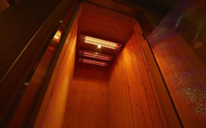 Oda (VIP (Jetted Spa Hinoki Sauna Netflix )