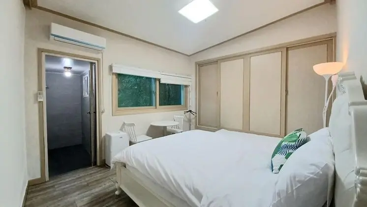 Basic Oda, 3 Yatak Odası (brown home)