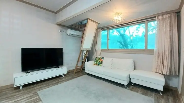 Basic Oda, 3 Yatak Odası (brown home)