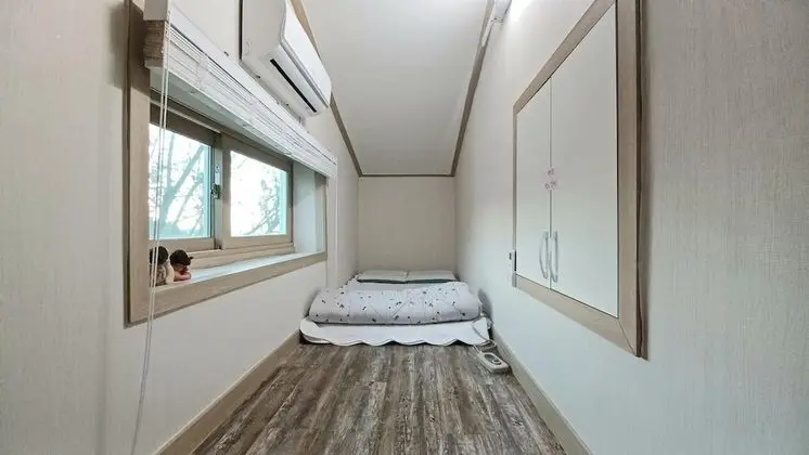 Basic Oda, 3 Yatak Odası (brown home)