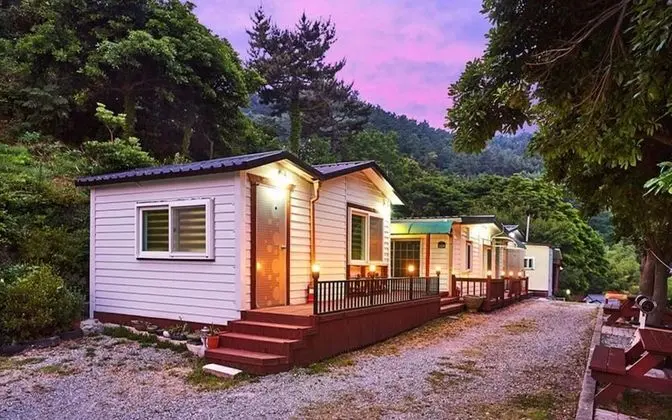 Oda (No 101 (separate house one room))