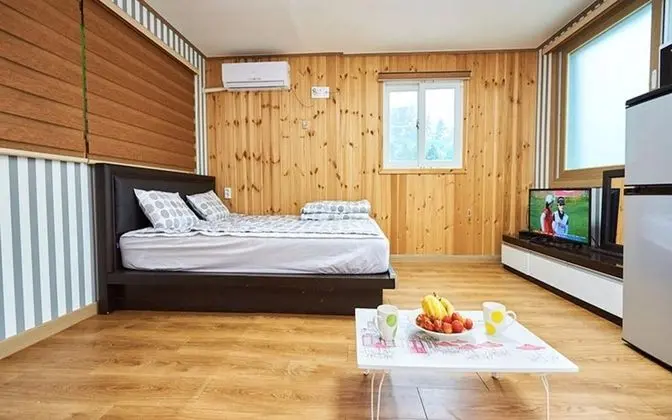 Oda (No 103 (separate house one room))