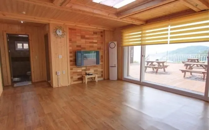 Oda (Building B 1F green (terrace))