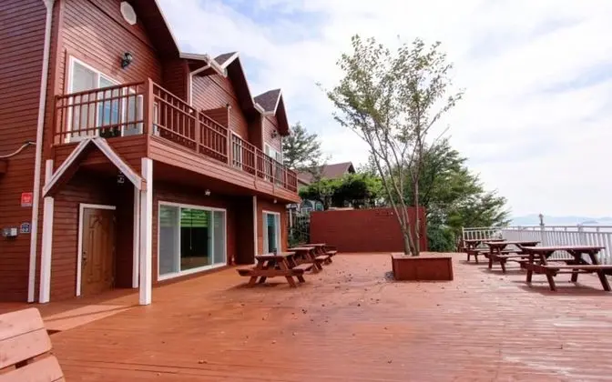 Oda (Building B 1F green (terrace))