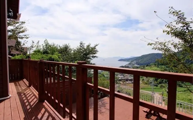 Oda (Building B 2F yellow (duplex terrace))