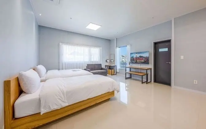 Oda (Room 104 (Twin))