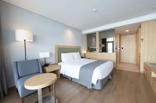 Premium Double Room, (High Floor) Ocean view, Free Swimming pool and Sauna for 2 pax