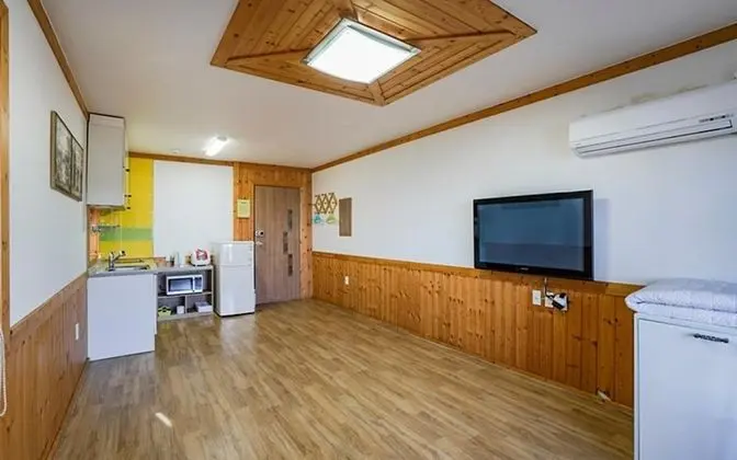 Oda (Hyangilam Room 102)