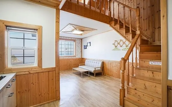 Oda (Hyangilam Room 201 (Duplex))