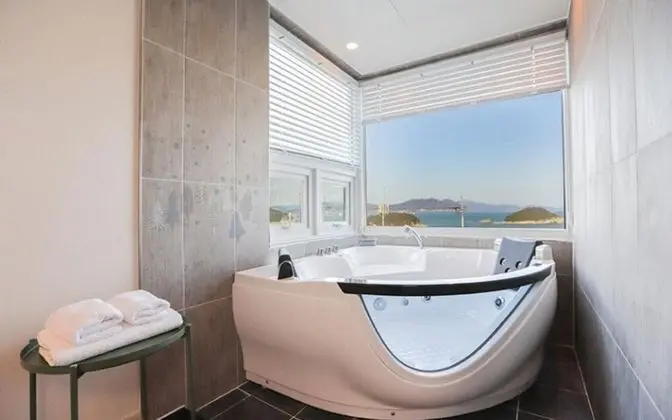 Oda (Room 201 (Spa Ocean View))