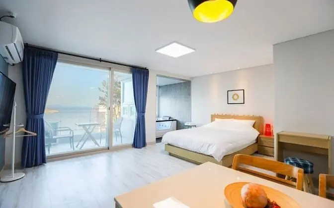 Oda (Room 202 (Spa Ocean View))