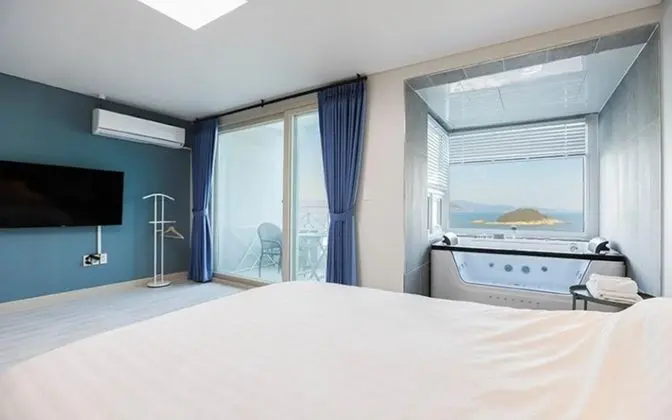 Oda (Room 202 (Spa Ocean View))