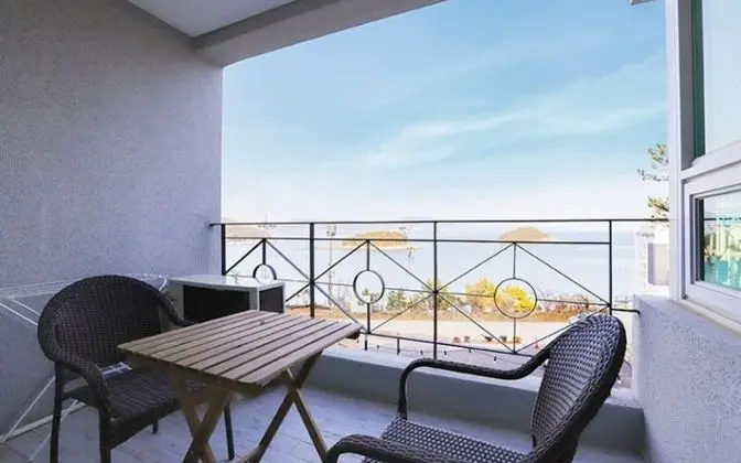 Oda (Room 202 (Spa Ocean View))