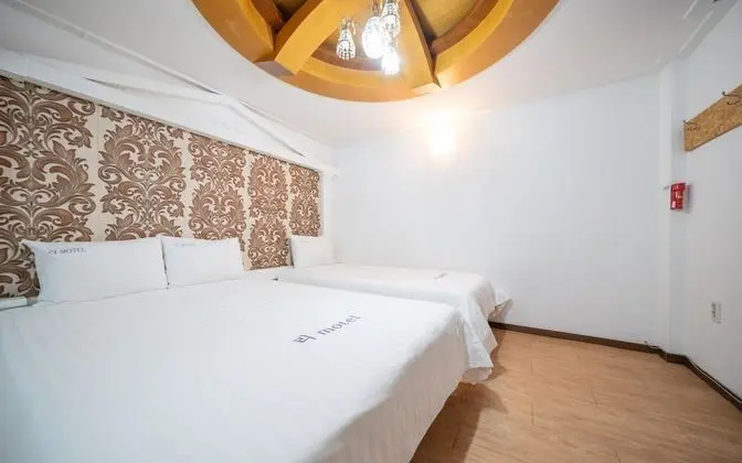 Oda (Twin (double (queen size) single bed))