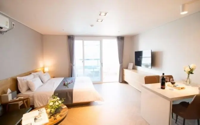 Oda (Room 303 (Ocean View))