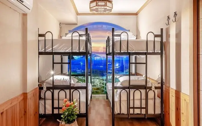 Oda (203 6 person Domitory)