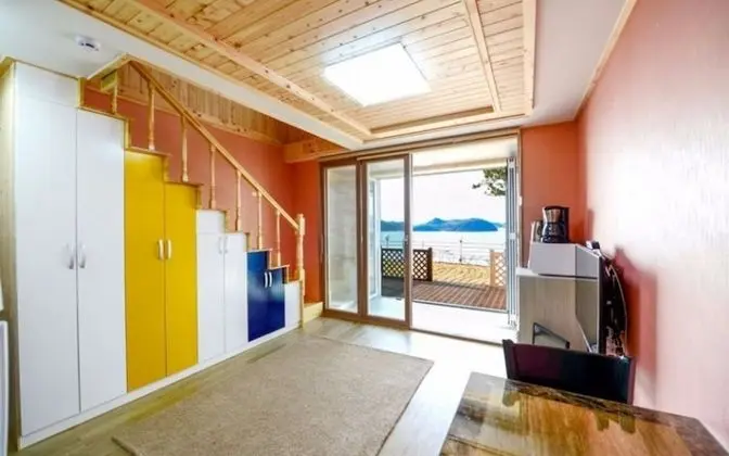 Oda (Swan 101 (couple) (Duplex))