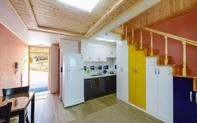 Oda (Swan 101 (couple) (Duplex))