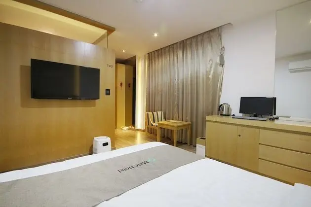 Oda (Semi-private room (Netflix viewing av)