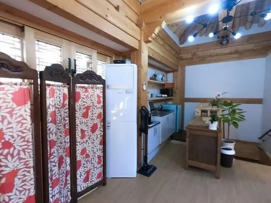 Stüdyo (Yeoyeoje 2F)
