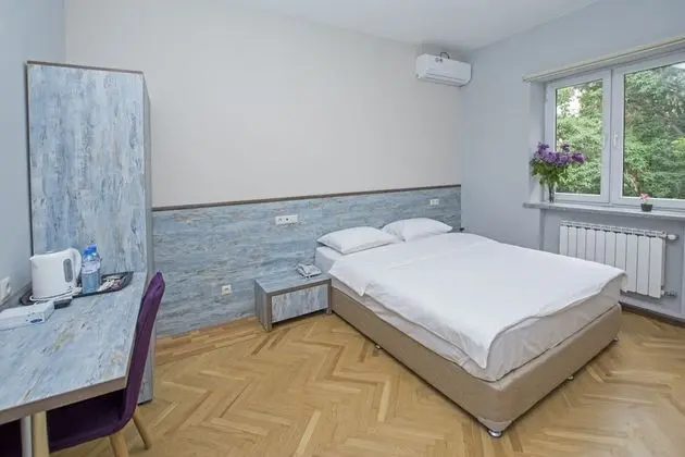 Standard Tek Büyük Yataklı Oda