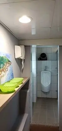 Ortak Ranzalı Oda, Ortak Banyo