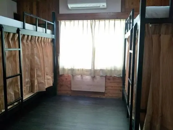 Ortak Ranzalı Oda, Karma Ranzalı Oda