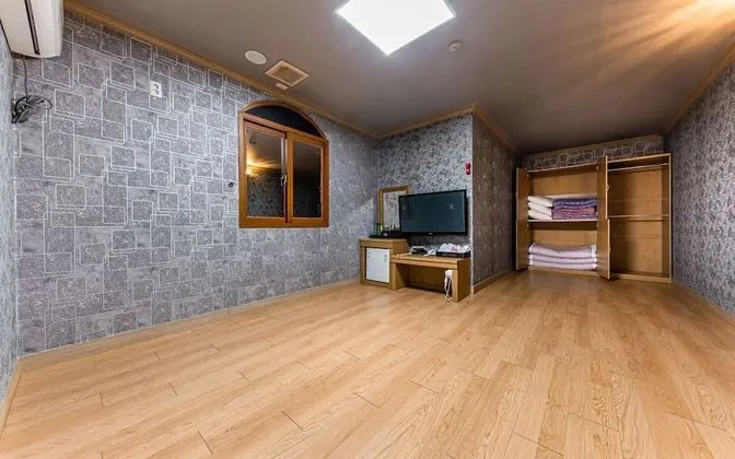 Oda (Ondol Room)