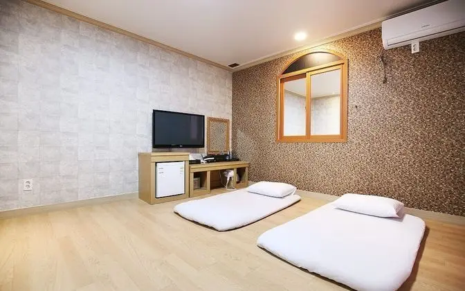 Oda (Ondol Room)