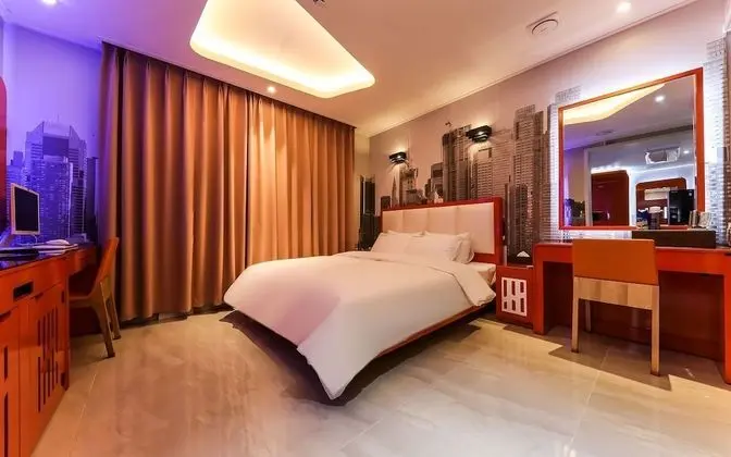Oda (Double twin room (available on Netfli)