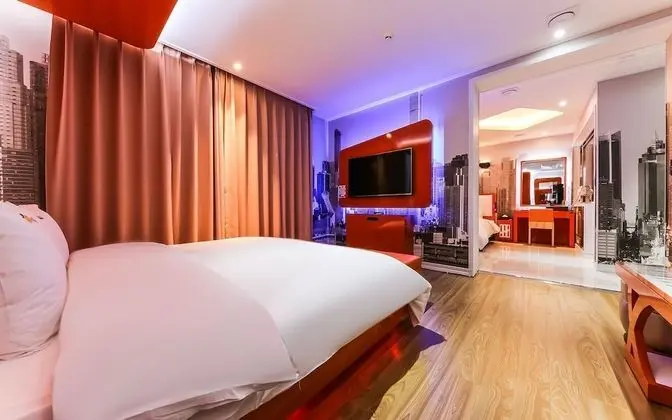 Oda (Double twin room (available on Netfli)
