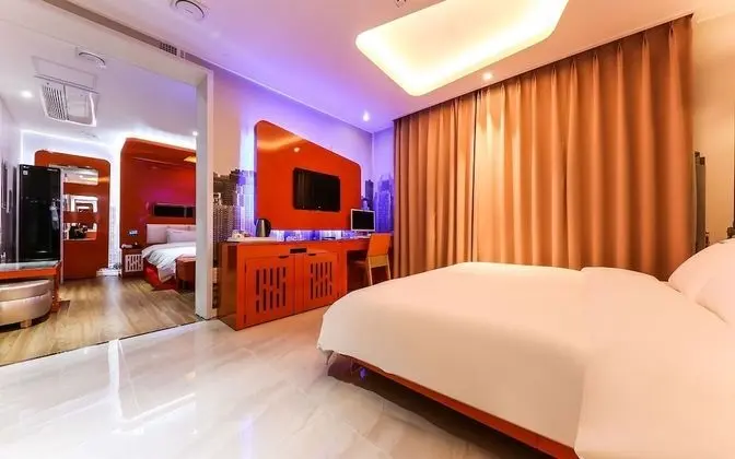 Oda (Double twin room (available on Netfli)