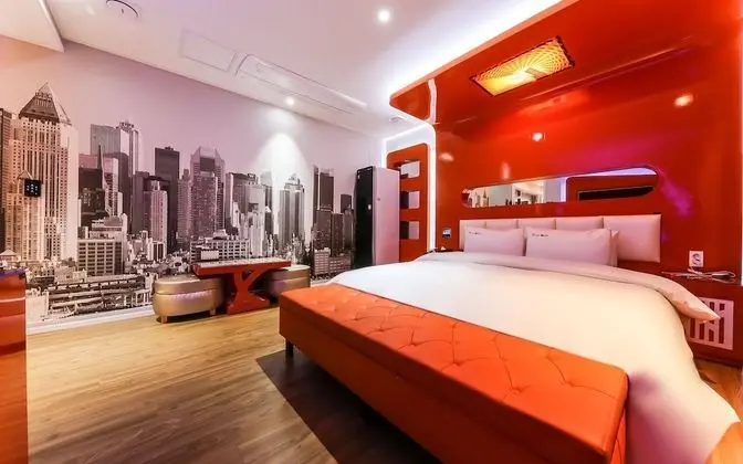 Oda (Double twin room (available on Netfli)