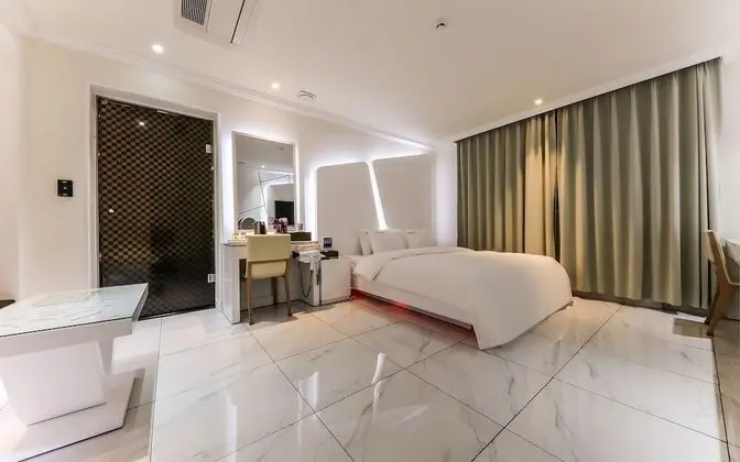 Oda (VIP (Styler Whirlpool available Netfl)