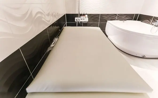 Oda (VIP (Styler Whirlpool available Netfl)
