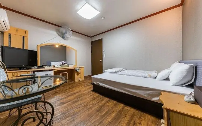 Oda (Common Room)
