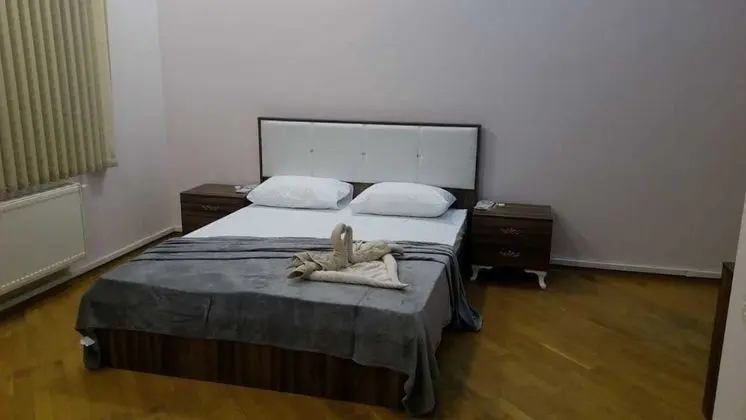 Basic Tek Büyük Yataklı Oda