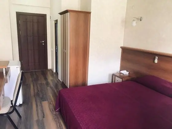 Çift Kişilik, Dağ Manzaralı