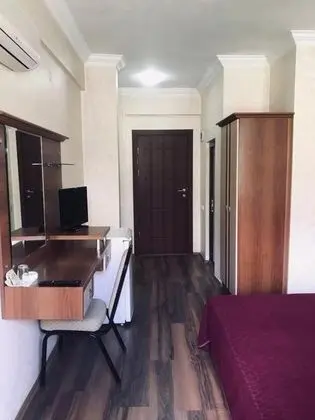 Çift Kişilik, Dağ Manzaralı