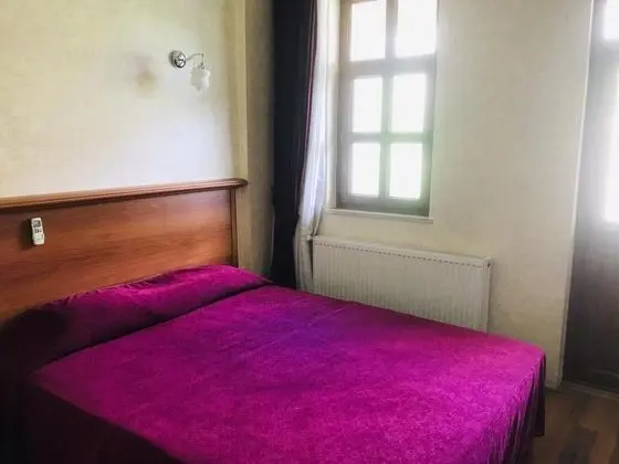 Çift Kişilik, Dağ Manzaralı