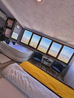 Studio, Şehir Manzaralı, Jakuzili