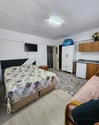 Basic Tek Büyük Yataklı Oda, 1 Çift Kişilik Yatak ve Çekyat, Sigara İçilebilir, Dağ Manzaralı